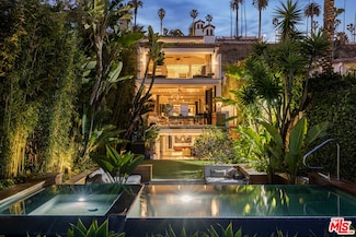 966 Palisades Beach Rd, Santa Monica, CA 90403