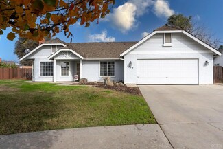 1520 Oakwood Ct, Lemoore, CA 93245