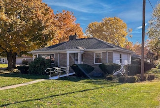 1740 Rockne Dr, South Bend, IN 46617