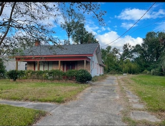 326 Hall St, Dequincy, LA 70633