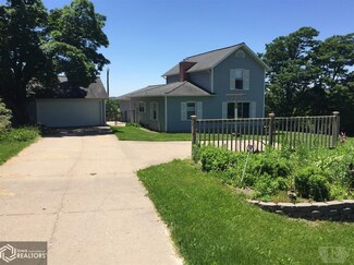 4194 Quail Ridge Rd, Center Point, IA 52213