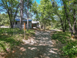2863 April Ln, Mokelumne Hill, CA 95245