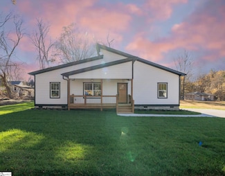 225 Cedar St, Woodruff, SC 29388