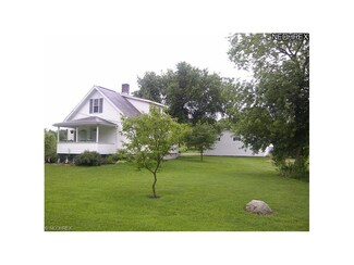 6161 McGuffey Rd, Lowellville, OH 44436
