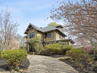 61 Warren Ave, Milton, MA 02186