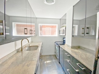 29 Concord Ave Unit 207, Cambridge, MA 02138