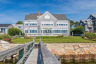 26 Bay Shore Rd, Hyannis, MA 02601