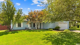 404 E 3rd St, Delavan, IL 61734