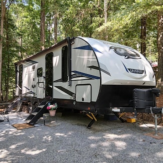 107 7th St, Ellijay, GA 30540