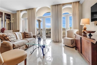 900 5th Ave S Unit 302, Naples, FL 34102