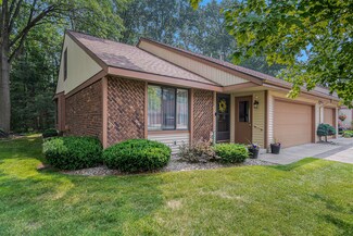 458 Cherry Ln, Holland, MI 49424