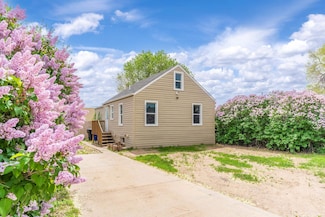 305 E Watertown St, Rapid City, SD 57701