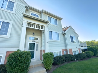 1560 New Haven Dr, Cary, IL 60013