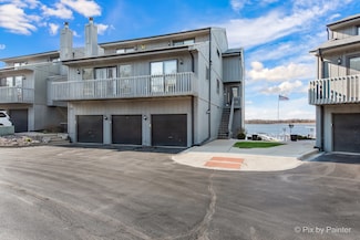 190 Howard Ct Unit 5, Fox Lake, IL 60020