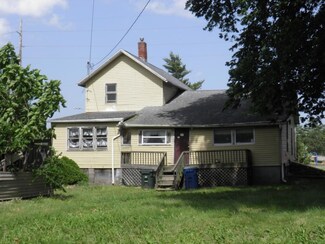 915 Oregon St, Muscatine, IA 52761