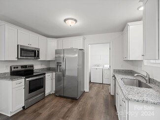 1020 Westminster Dr, Lancaster, SC 29720