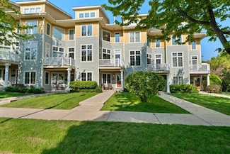 200 W Lake St Unit 4, Petoskey, MI 49770