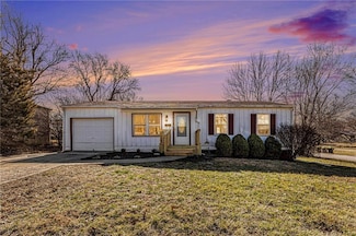 6101 E 151st St, Grandview, MO 64030