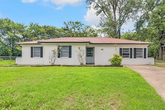2050 Kyle Dr, Paris, TX 75460
