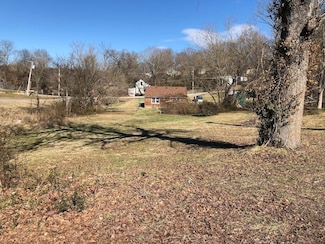 000 5th St, Thayer, MO 65791