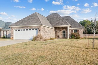 1030 Pebble Creek Dr, Oxford, MS 38655