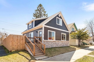618 7th Ave, Two Harbors, MN 55616