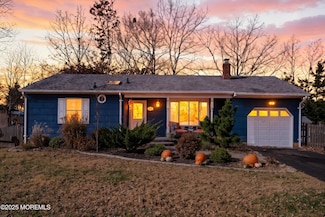 100 Leeward Rd, Manahawkin, NJ 08050