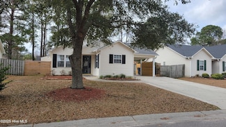 637 Lanvale Hills Cir NE, Leland, NC 28451