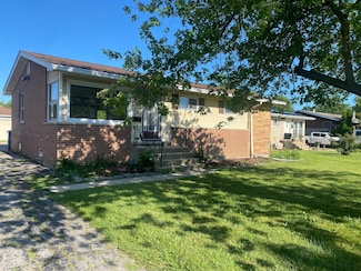 16 S Joyce Ln, Addison, IL 60101
