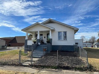 821 S 10th St, Herrin, IL 62948