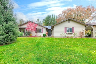 345 Ponderosa Ln, Grants Pass, OR 97527