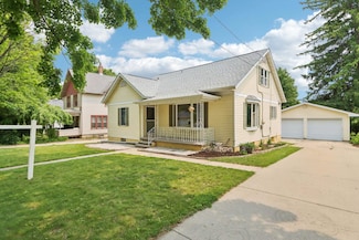 241 Jefferson St, Johnson Creek, WI 53038