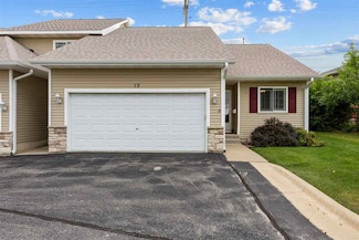 1458 Tower Ln NE Unit 12, Cedar Rapids, IA 52402