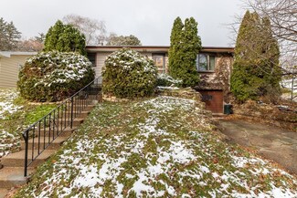 2515 Pearl St, Dubuque, IA 52001