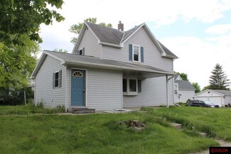 111 Summit Ave, Hanska, MN 56041