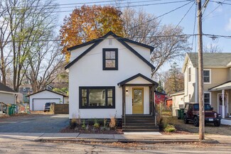 802 4th St S, Stillwater, MN 55082