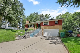 7008 Hill Place N, Minneapolis, MN 55427