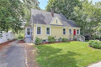 14 Shirley St, Warwick, RI 02888