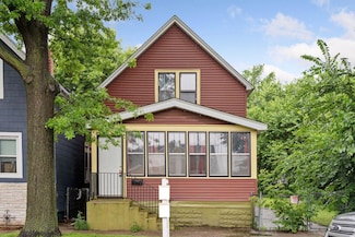 849 Woodbridge St, Saint Paul, MN 55117