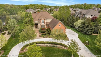 2832 Croftshire Ct, Rochester, MI 48306