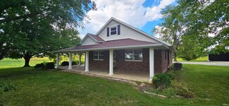 12476 E 500 Rd, Mount Carmel, IL 62863