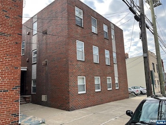 238 Palisade Ave Unit 3, Cliffside Park, NJ 07010