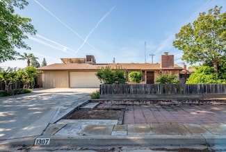1307 E Portals Ave, Fresno, CA 93710