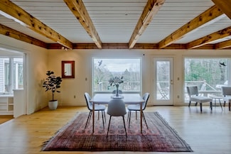 21 Unquomonk Rd, Williamsburg, MA 01096
