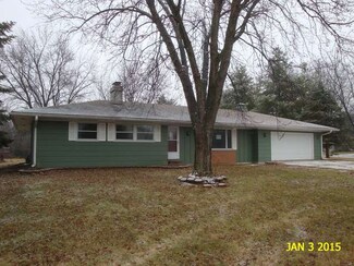 310 Walnut St, Hinckley, IL 60520