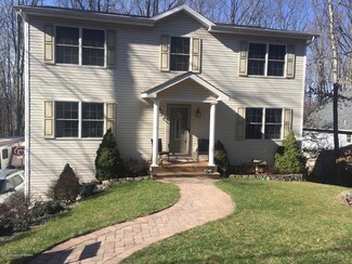 134 Grouse Ridge Ln, Drums, PA 18222