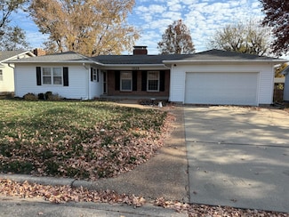 1328 S Ravenal Ave, Marshall, MO 65340