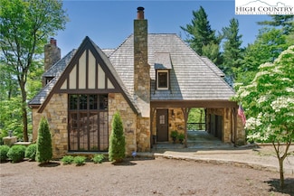 164 W Green Hill Dr, Blowing Rock, NC 28605
