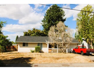 11895 SW 11th St, Beaverton, OR 97005