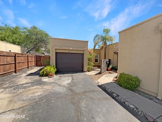 4321 W Pyracantha Dr, Tucson, AZ 85741
